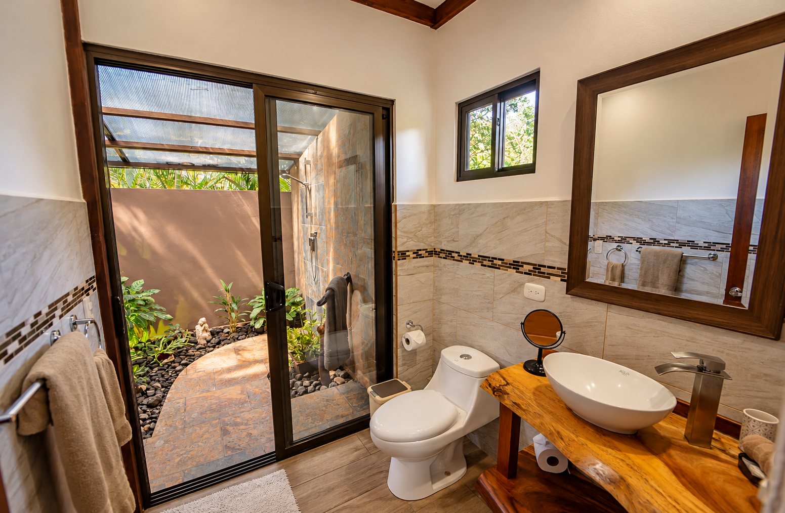 Deluxe Bungalow — photo 3